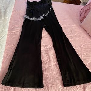 Ladies large size black and white off the shoulder jump suit